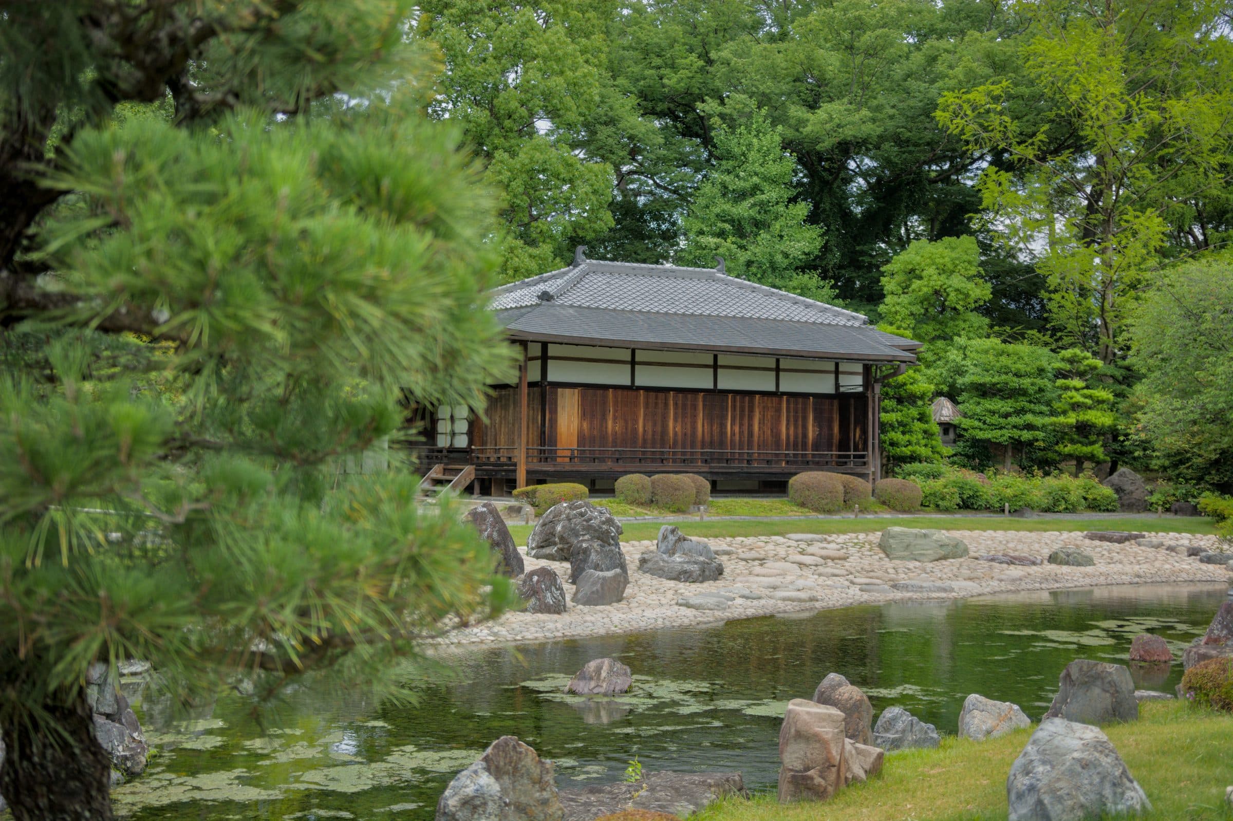 A pavilion across the pond in Nijo Castle's Ninomaru Garden
