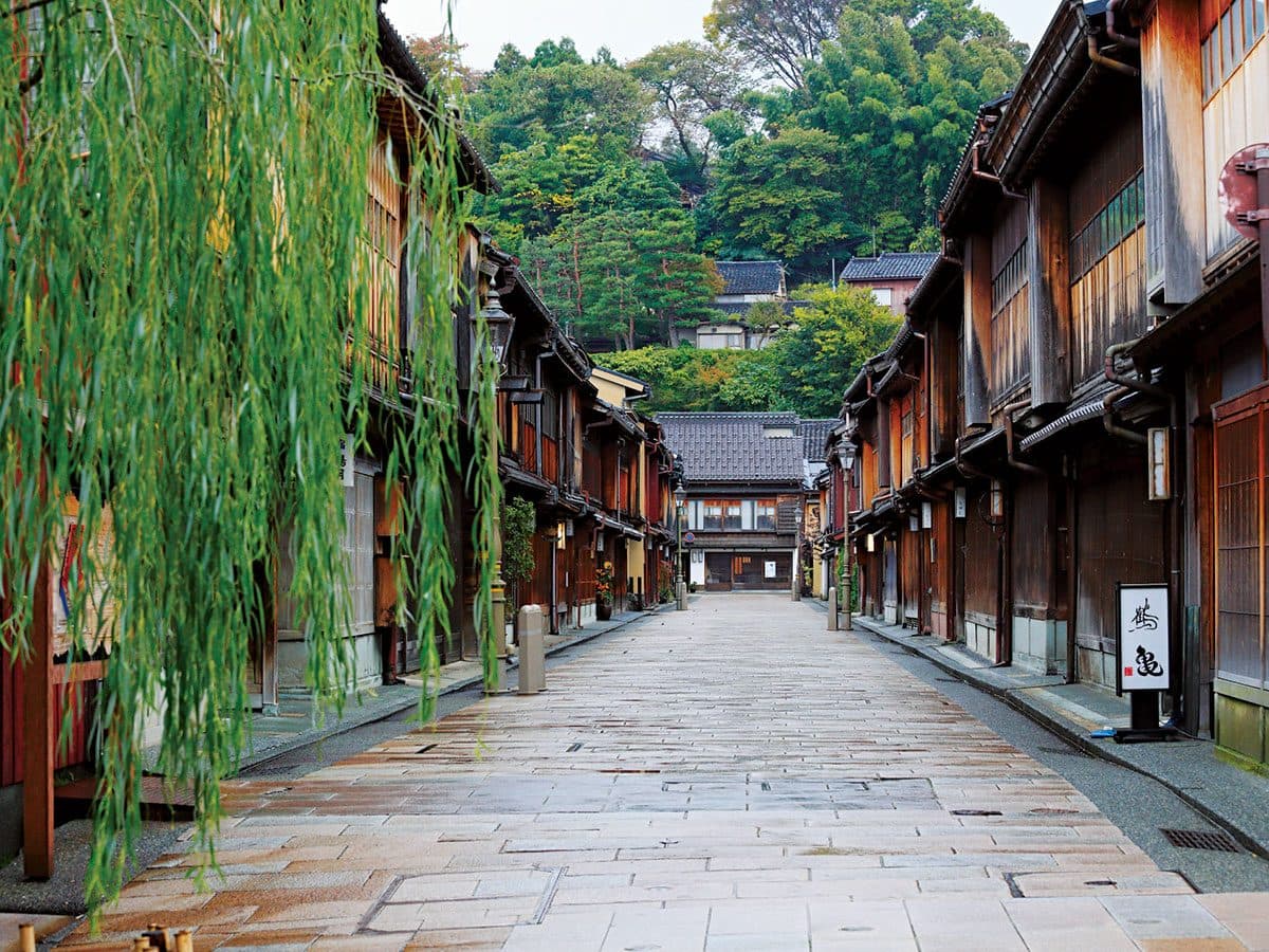 Higashi Chaya teahouse district