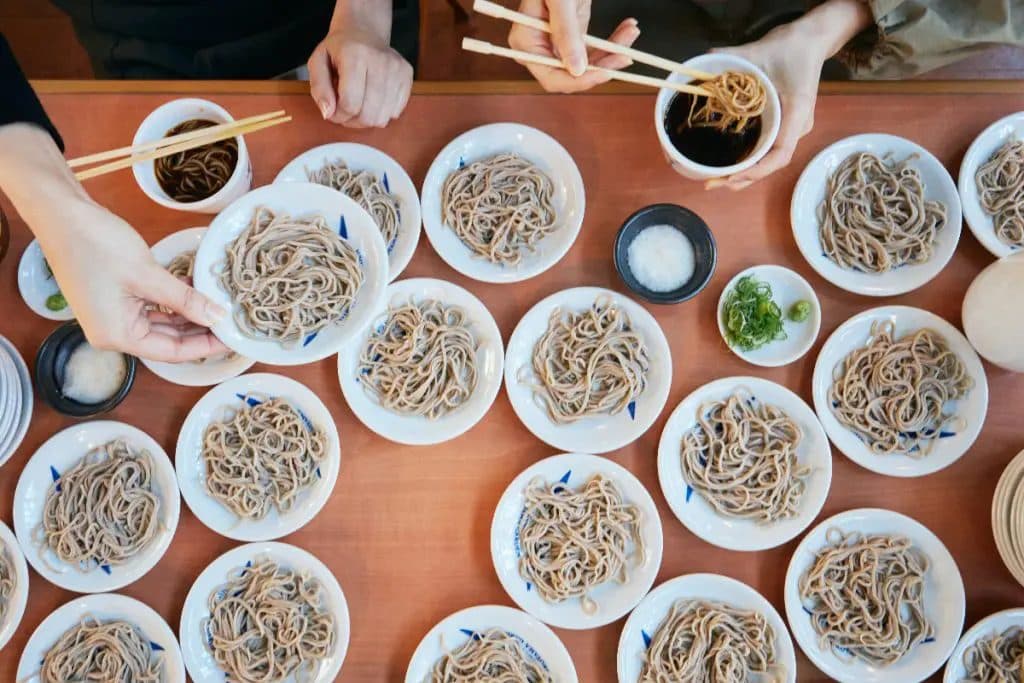 Izushi sara soba, served on small plates